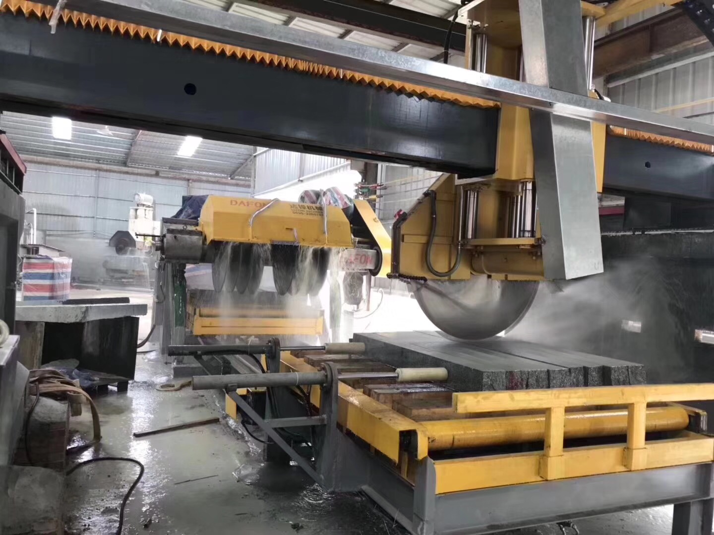 路沿石單片定長(zhǎng)機(jī)